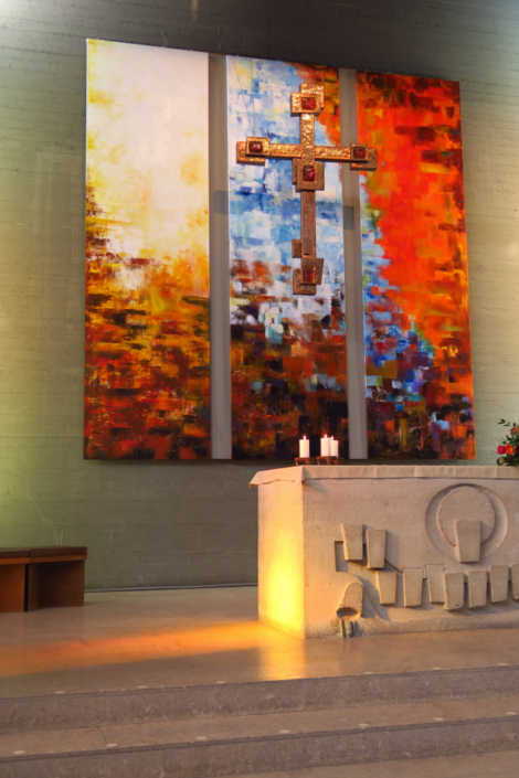 Altar im Lichtschein